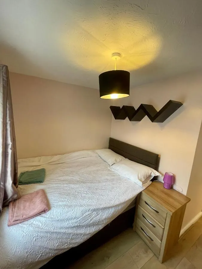 Holiday home Stunning 3 Bedroom Family House In London, Private Parking And Garden, With Great Transport Links To Central London, The Excel Centre, Canary Wharf, The O2!